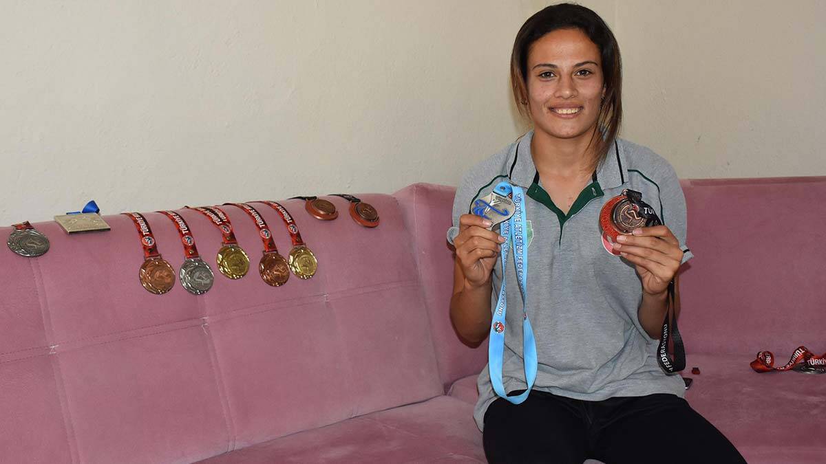 50 madalyalı Şerife Uysal'ın hedefi sporcu yetiştirmek