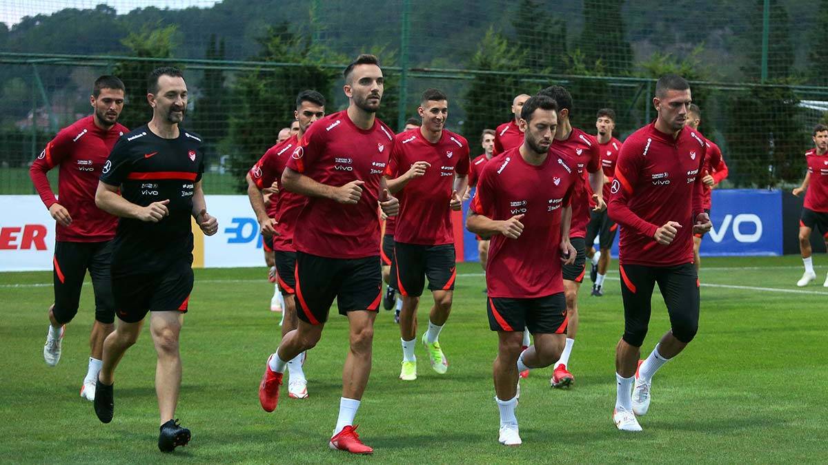 A Milli Takım İspanya'ya gitti