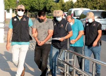 Adana merkezli 3 ilde FETÖ operasyonu