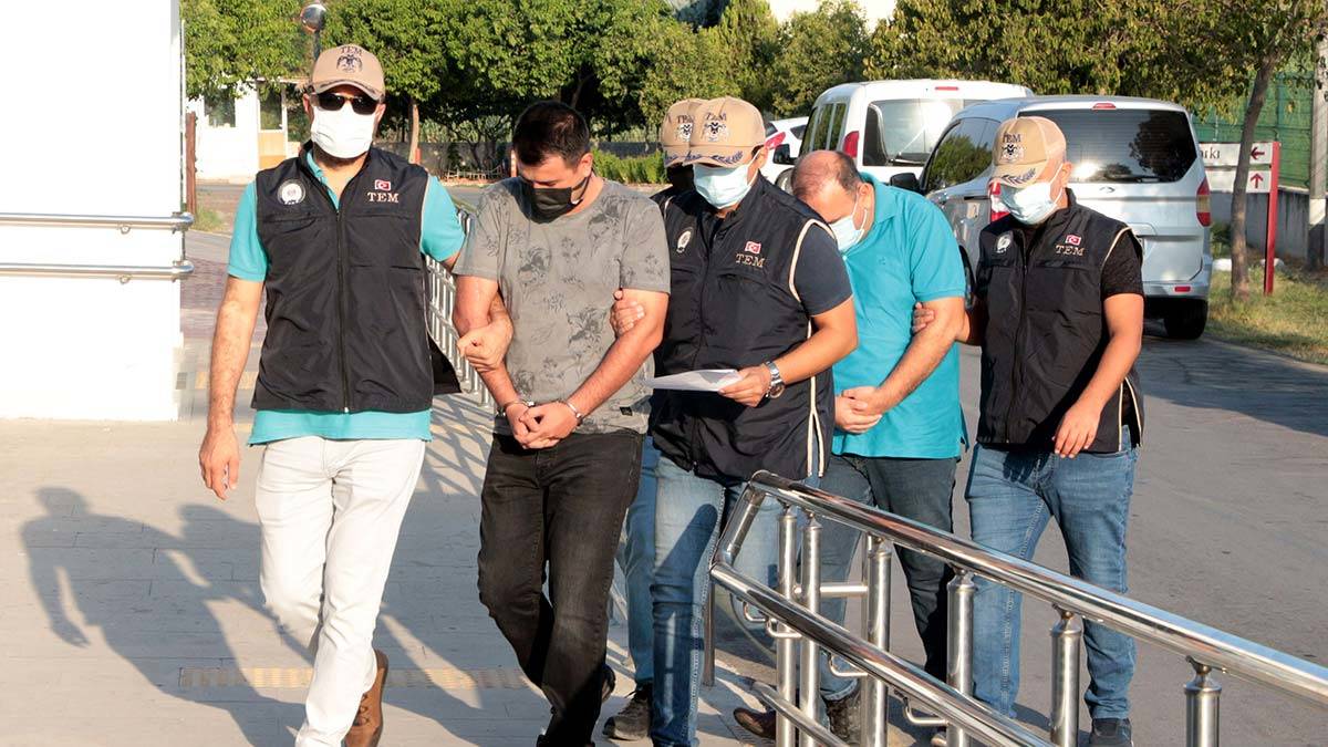 Adana merkezli 3 ilde FETÖ operasyonu