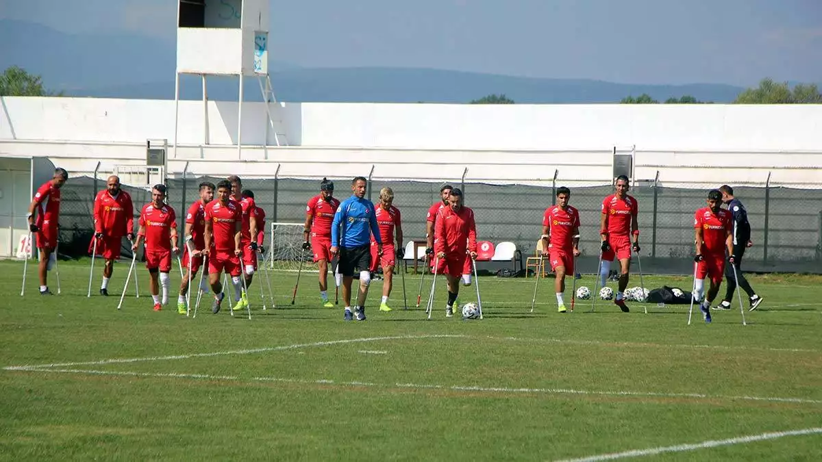 Ampute futbol milli takımı gürcistan'ı 10-0 yendi