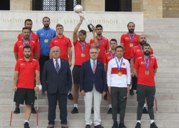 Ampute Milli Futbol Takımı Anıtkabir'i ziyaret etti