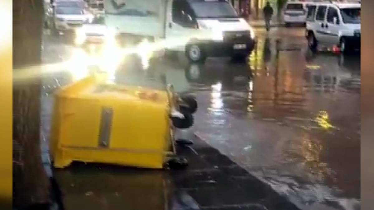 Ankara'da sağanak su baskınına neden oldu