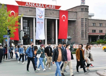 Ankara'ya gelen öğrencilere kent gezisi