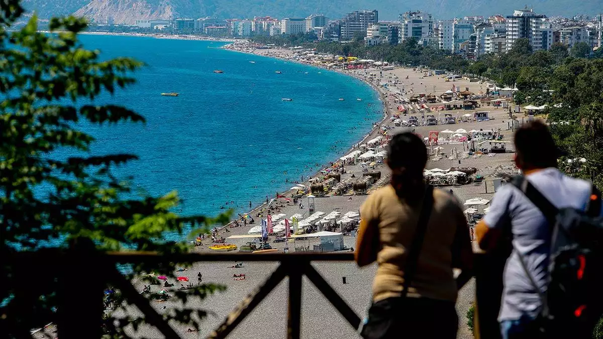 Antalyada okullarin acilmasi ile sahiller bosaldi 2 - yerel haberler - haberton