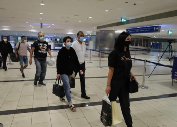 Antalya'ya ilk İngiliz turist kafilesi geldi