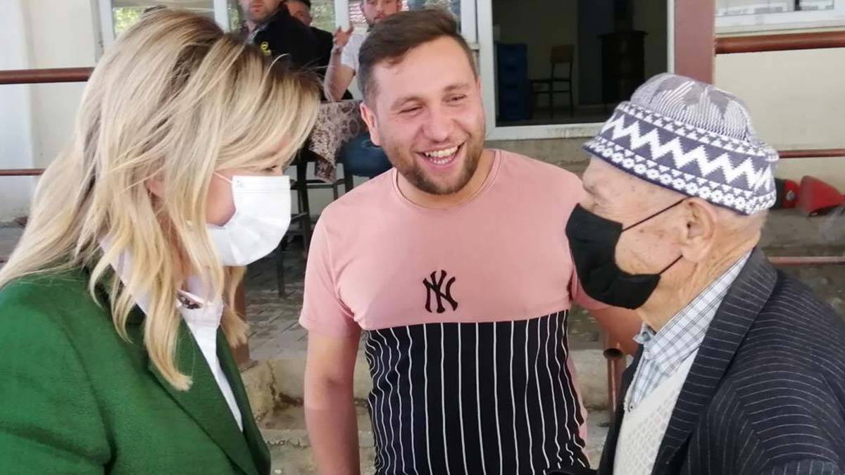 İYİ Parti Isparta Milletvekili Dr. Aylin Cesur, Isparta’nın köylerini ve kasabalarını gezmeye devam ediyor. Geçtiğimiz haftalarda Uluborlu, Keçiborlu, Senirkent ve Şarkikaraağaç ilçelerine bağlı köylerine giden Milletvekili Cesur, bu hafta Yalvaç’ın köylerini ziyaret etti.