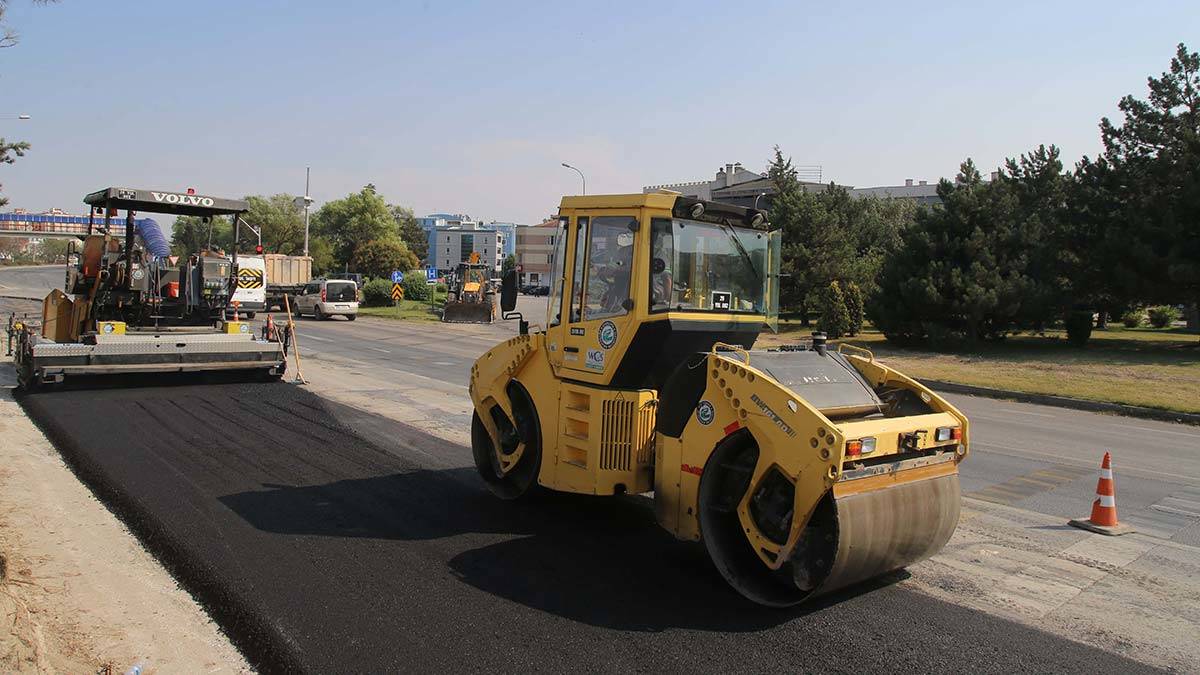 Batıkent Kavşağı'nda yol genişletme çalışması