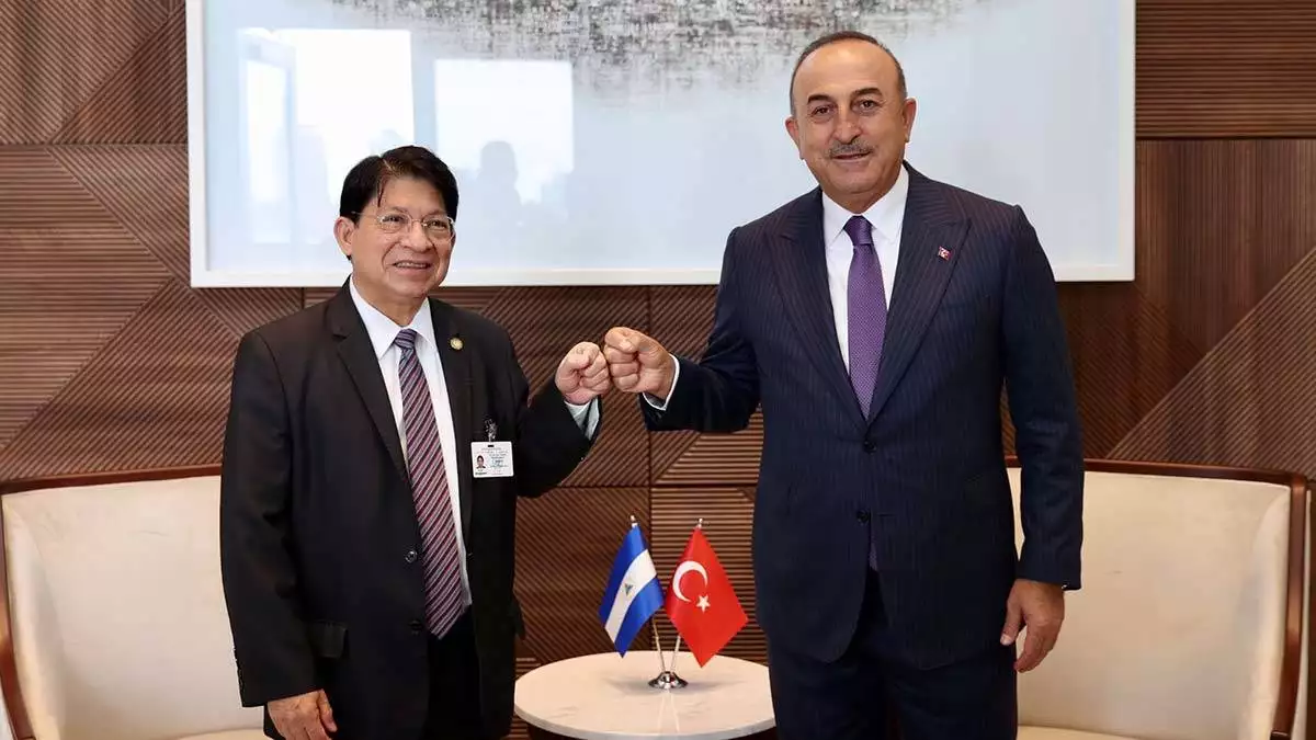 Bakan çavuşoğlu, türkevi'nde temaslarına devam etti