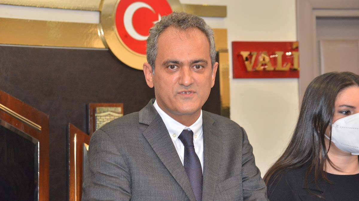 Bakan Özer: Bir haftada kapatılan okulumuz yok