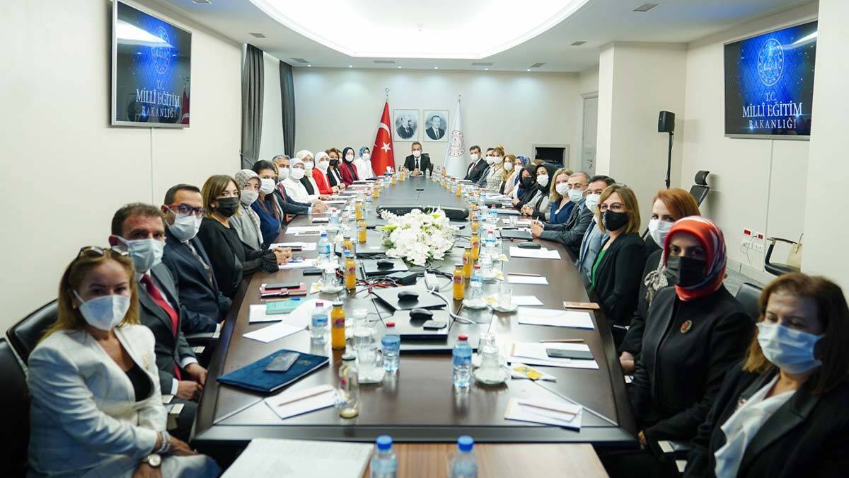 Bakan: Olgunlaşma enstitüleri AR-GE merkezi olacak