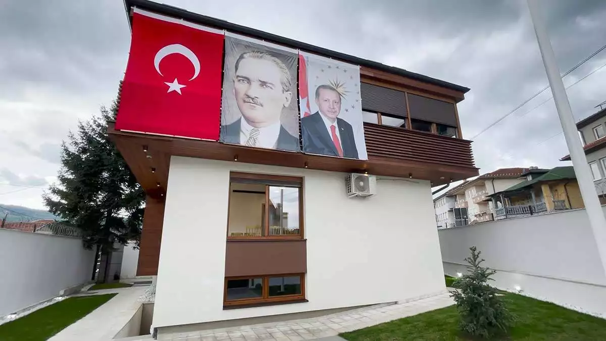 Bakan yeni pazarda turk kultur merkezini ziyareti 3 - dış haberler - haberton