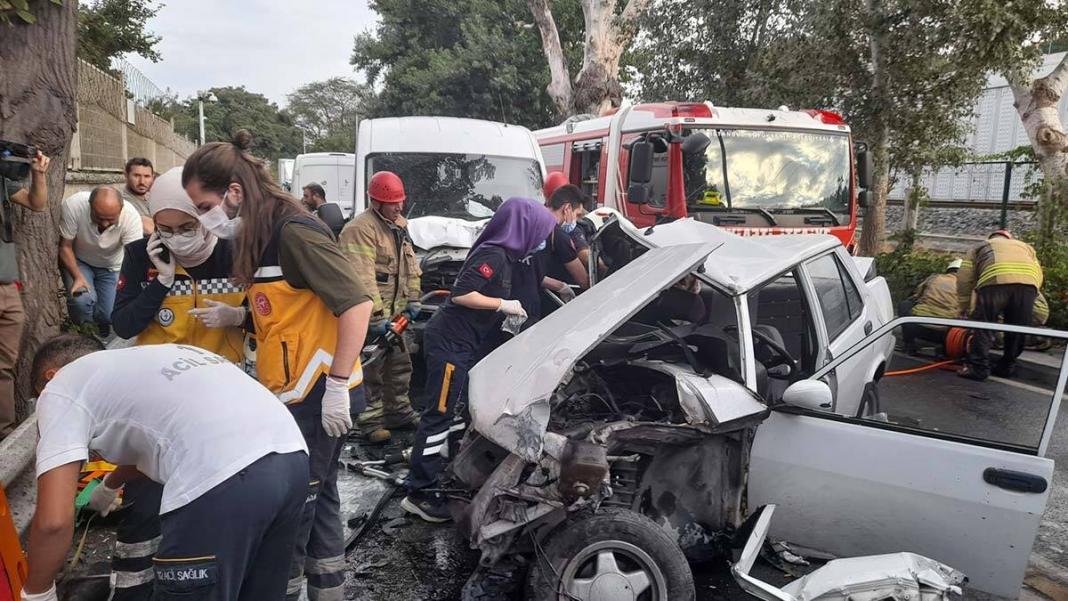 Bakırköy'de kaza: 4 yaralı