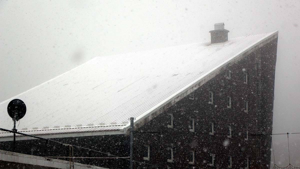 Bolu'ya mevsimin ilk karı düştü
