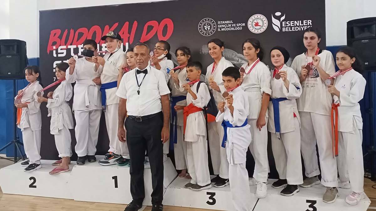 Budokaido şampiyonasında 9 madalya kazandılar
