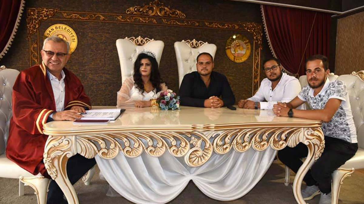 Çifte nikahta kuzenler birbirlerinin şahidi oldu