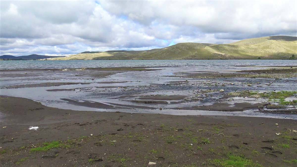 Çıldır Gölü'nün suları 10 metre çekildi