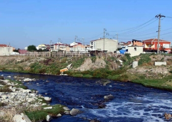 Çorlu deresi siyah akmaya devam ediyor