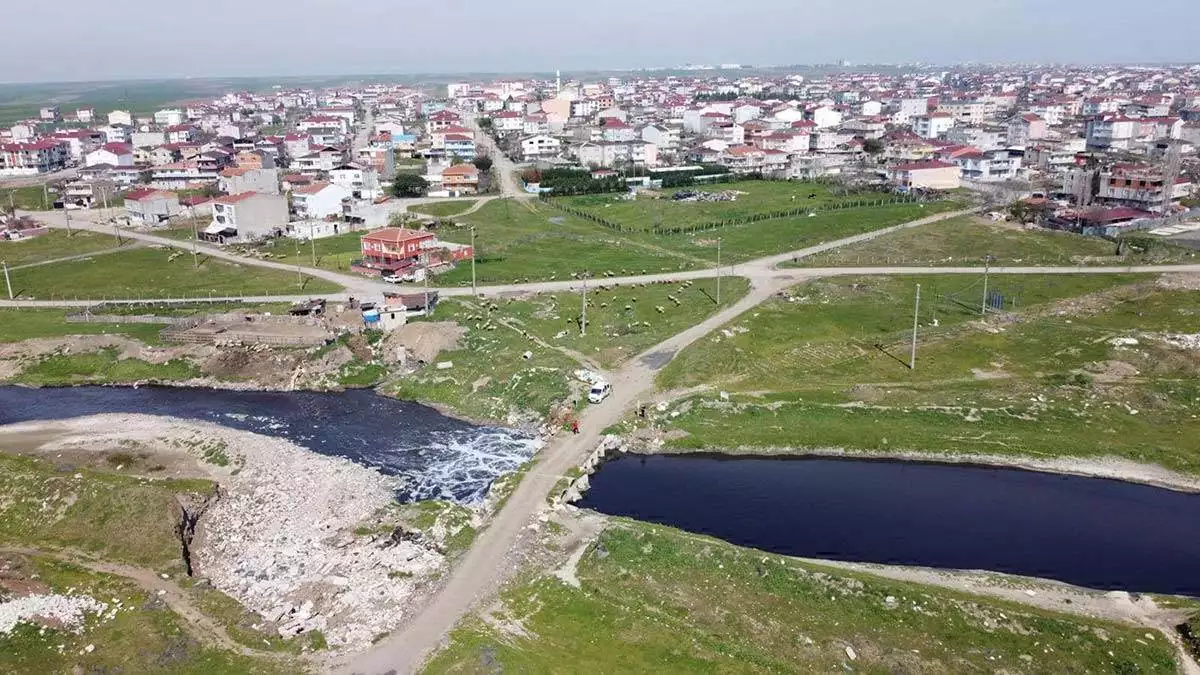 Corlu deresi siyah akmaya devam ediyor 2 - yerel haberler - haberton