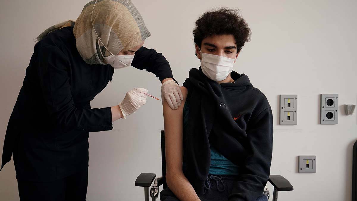 Covid-19 aşı sayısı 100 milyonu geçti