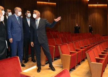 Cumhurbaşkanı AKM inşaatını ziyaret etti