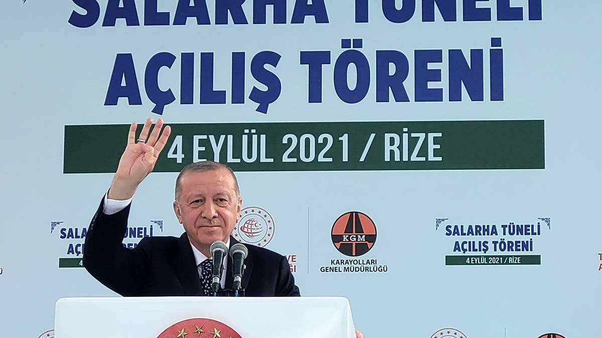Cumhurbaşkanı: Bölünmeye asla fırsat vermeyeceğiz