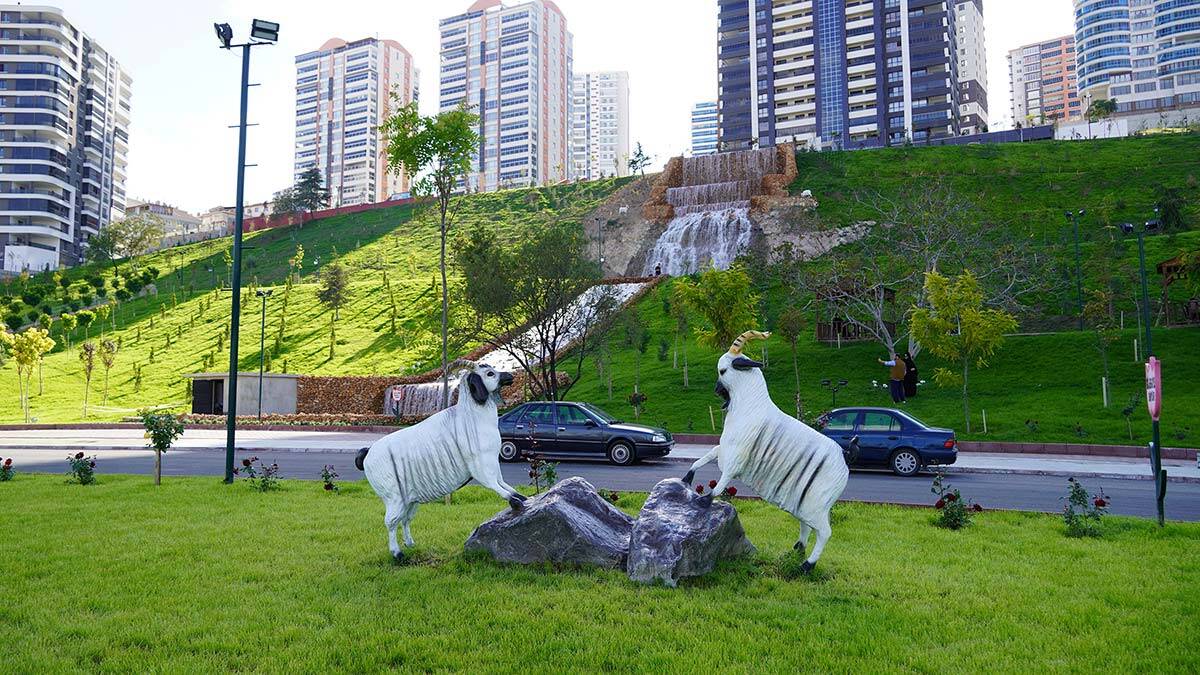 Nursultan Nazarbayev Parkı'nın yapımı tamamlandı