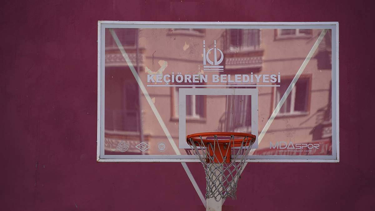 Keçiören Belediyesi'nden okullara cam pota