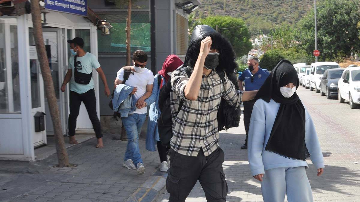 Datça açıklarında 48 kaçak göçmen yakalandı