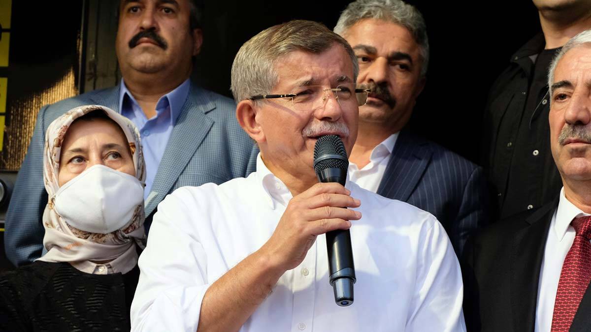 Davutoğlu: Ülkedeki sıkıntıları hepiniz izliyorsunuz