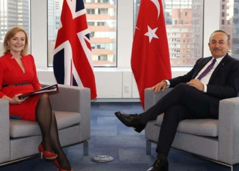 Dışişleri Bakanı, İngiliz mevkidaşı ile görüştü