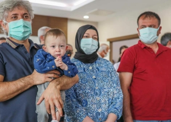Dünyada ilk: Kadavradan rahim nakli ile anne oldu
