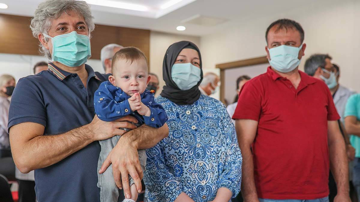 Dünyada ilk: Kadavradan rahim nakli ile anne oldu