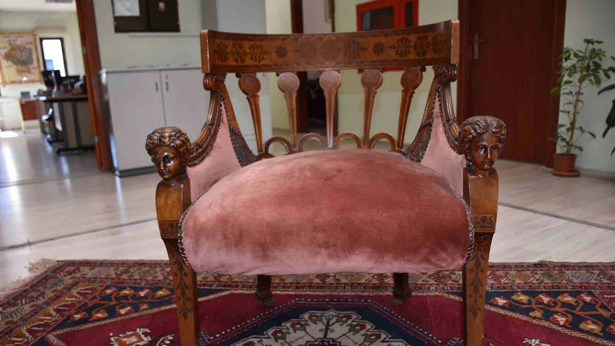 Ebubekir Hazım Tepeyran'ın koltuğu sergilenecek