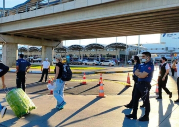 Finlandiyalı turist köprüden atladı
