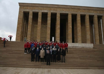Hacettepe'den Ata'ya ziyaret
