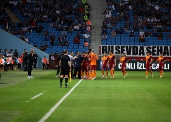 Galatasaray'da hamleler tartışılıyor