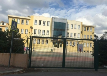 İki okuldaki 2 sınıfta eğitime koronavirüs arası