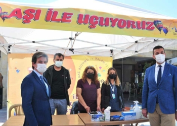 İlk doz aşısını yaptıran 100 kişiye balon turu hediye