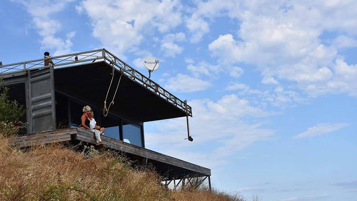 İş yerini kapatıp, Ganos Dağı eteklerine yerleştiler
