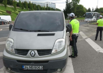İstanbul'da çakarlı araç denetimi