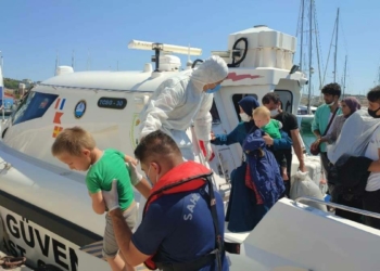 İzmir açıklarında 172 kaçak göçmen kurtarıldı