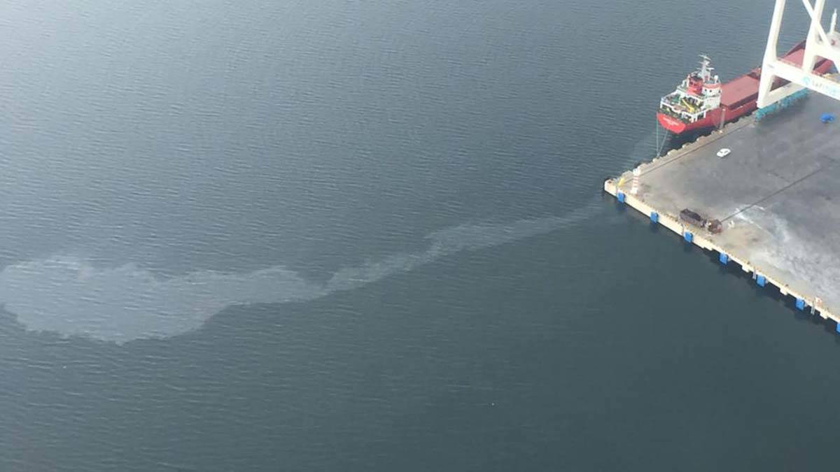 İzmit Körfezi'ni kirleten gemiye milyonluk ceza