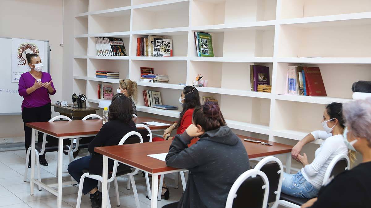 Kadın sağlığı eğitimi Beylikova’da başladı