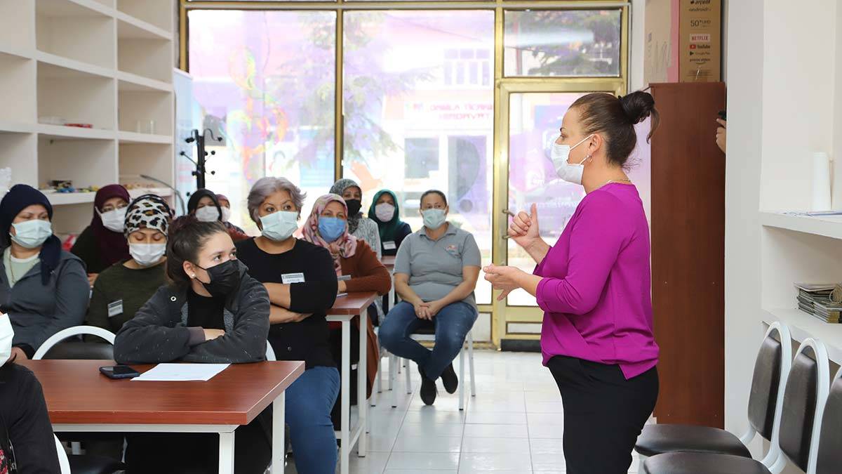 Kadın sağlığı eğitimi Beylikova’da başladı