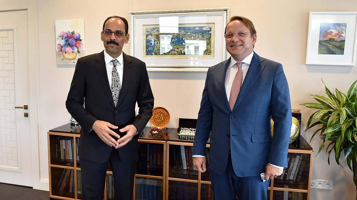 Kalın, AB Komşuluk ve Genişleme Komiseri ile görüştü