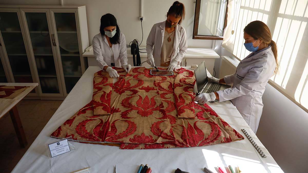 Kanuni Sultan Süleyman'ın kaftanı restore ediliyor