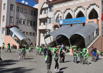 Kars'ta 30 sınıfta karantina uygulaması