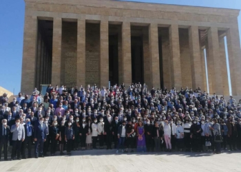 Kılıçdaroğlu CHP'nin yıl dönümünde Anıtkabir'e geldi
