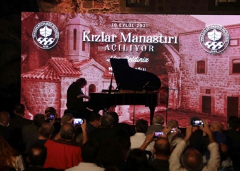 Kızlar Manastırı piyano resitaliyle ziyarete açıldı